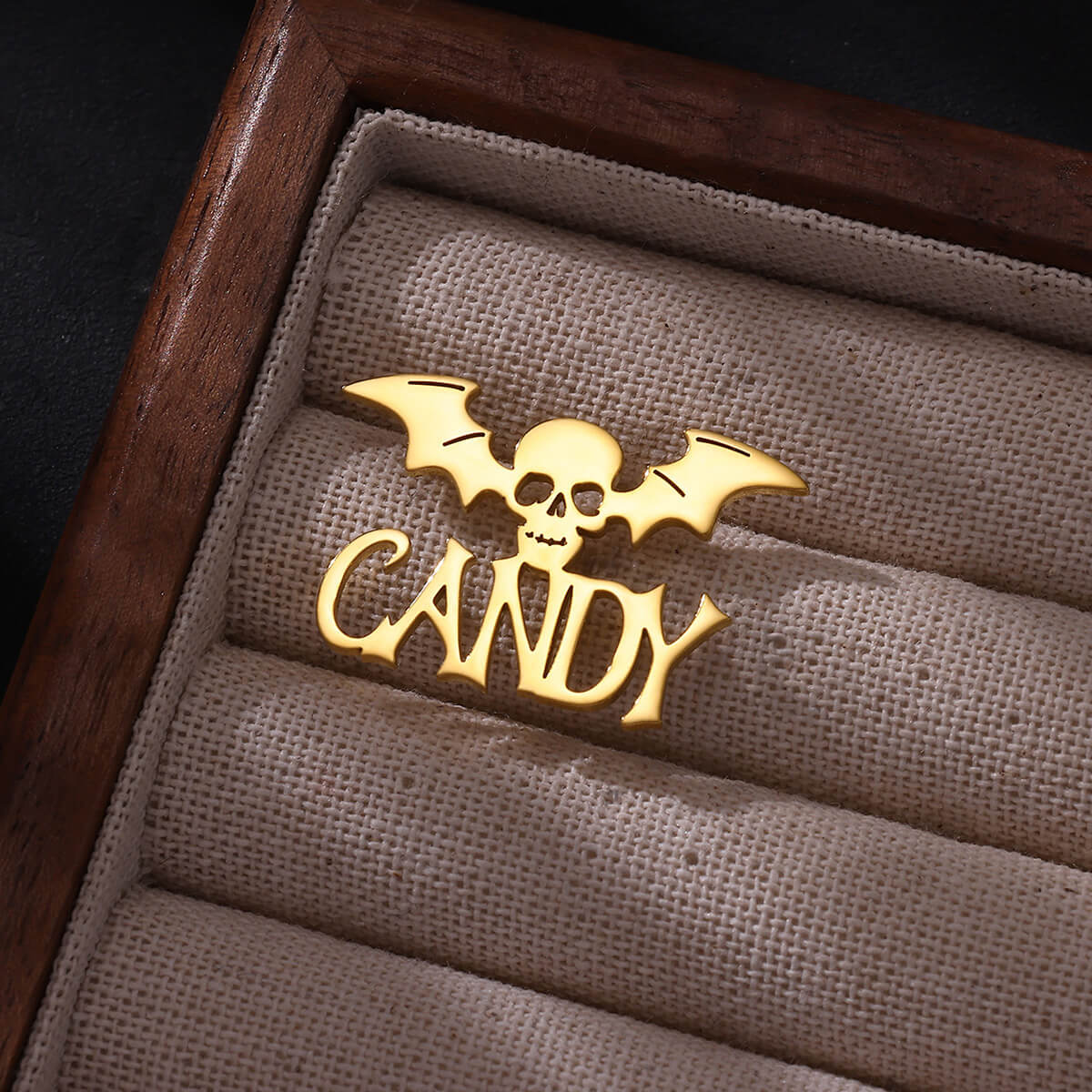 Men Accessories Name - Broche de murciélago esqueleto con nombre