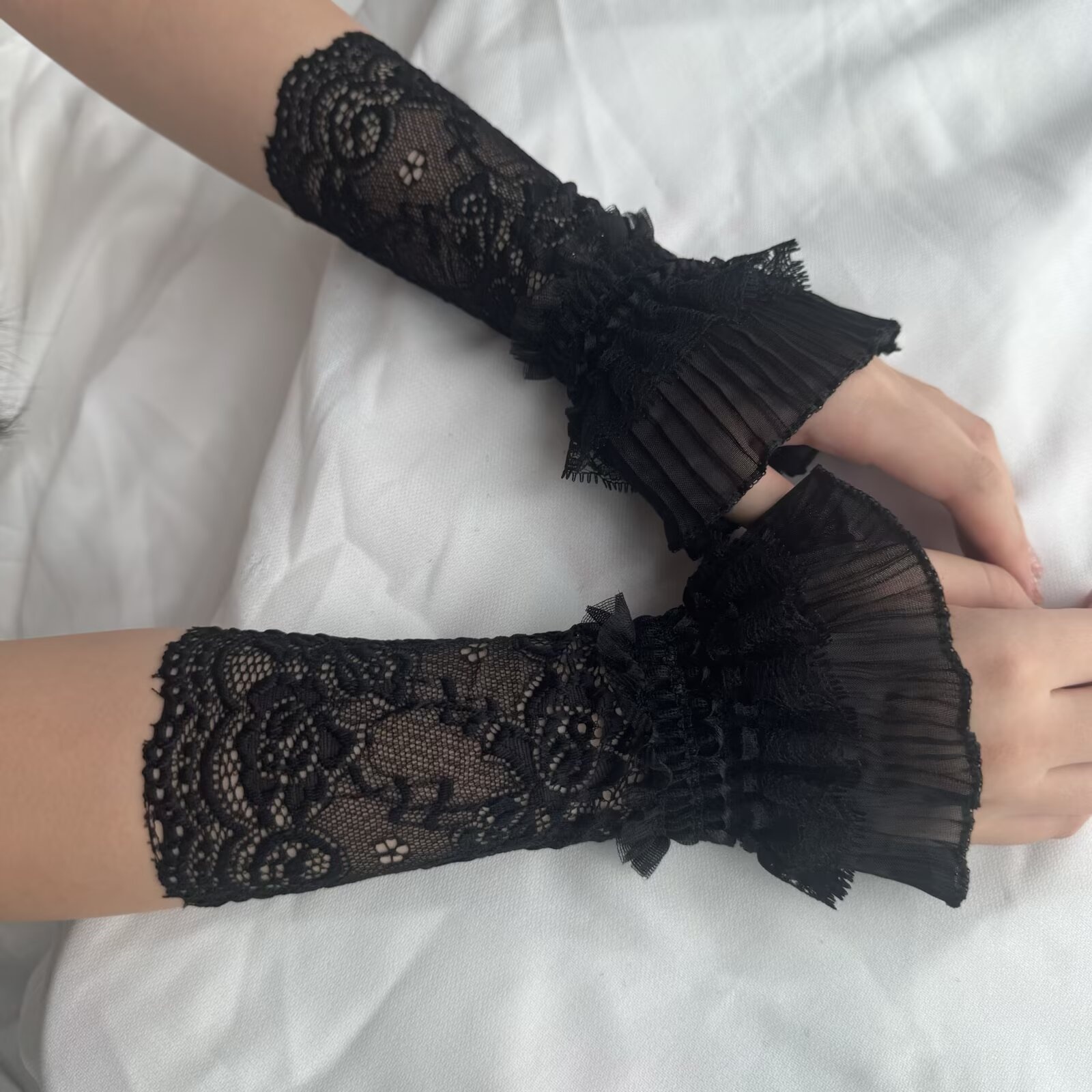 Cubiertas de muñeca huecas de  - Men Accessories Elegant reseña y precio