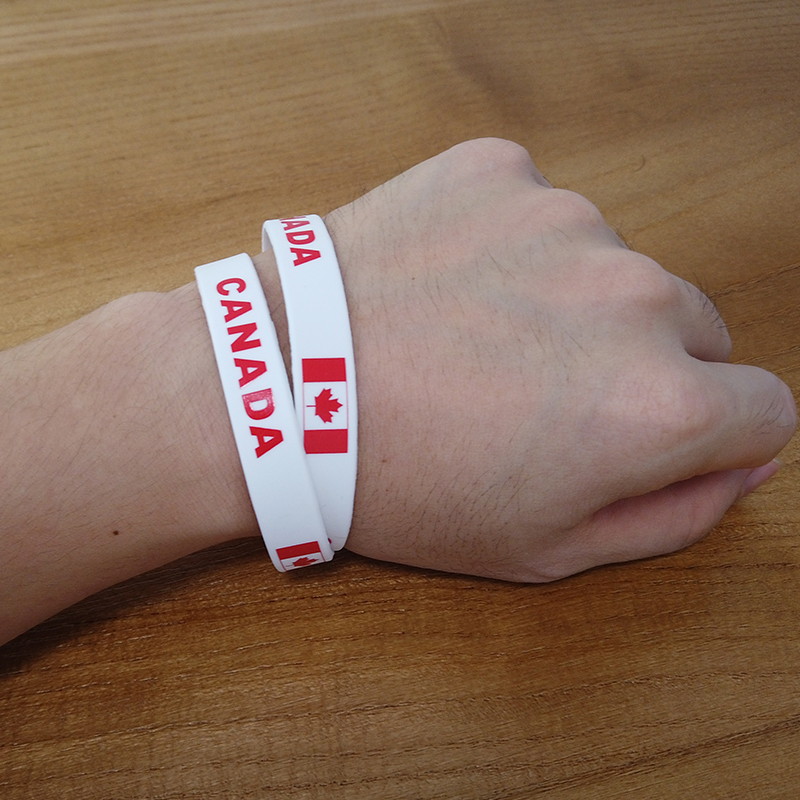 Pulsera deportiva de silicona  - Men'S Accessories Canada reseña y precio