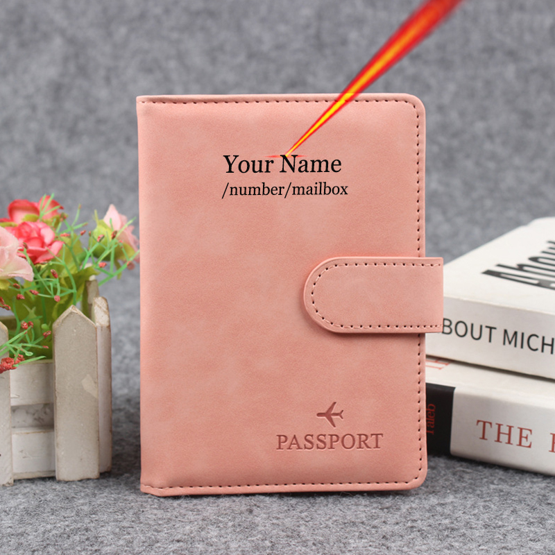 Funda para pasaporte con botón - Men Accessories Name reseña y precio