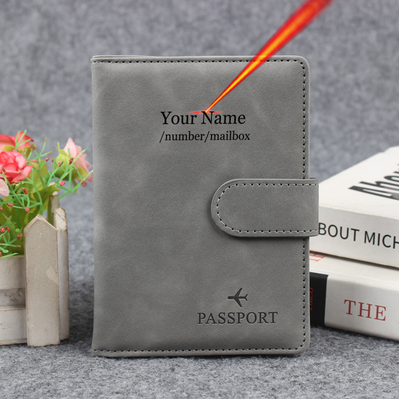 Funda para pasaporte con botón - Men Accessories Name reseña y precio